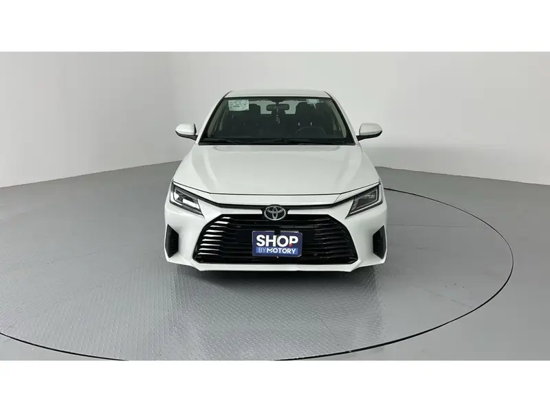 Toyota Yaris Y 2024 1