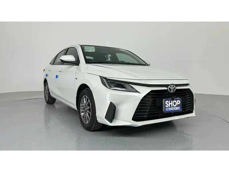 Toyota Yaris Y 2024 4