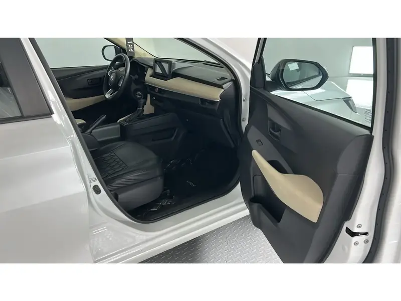 Toyota Yaris Y 2024 7