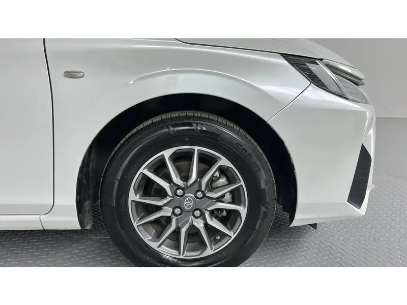 Toyota Yaris Y 2024 12
