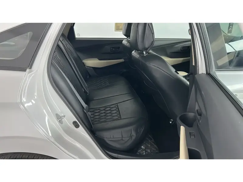 Toyota Yaris Y 2024 14