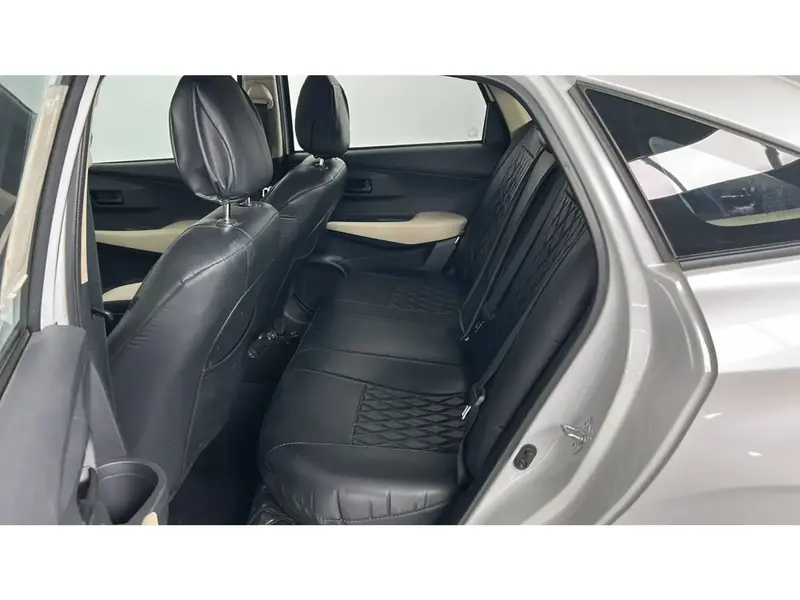 Toyota Yaris Y 2024 21