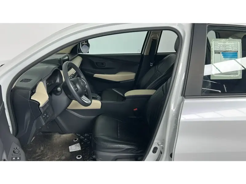 Toyota Yaris Y 2024 23