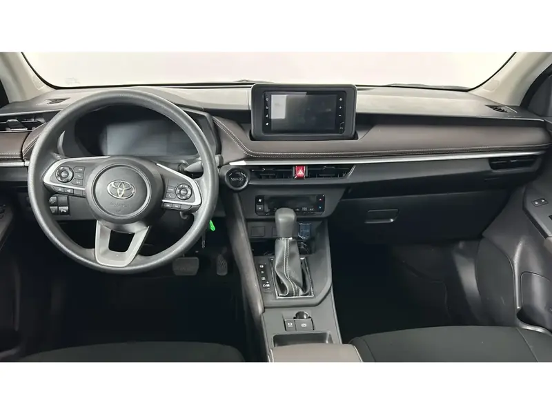 Toyota Yaris Y PLUS 1.3L 2024 24