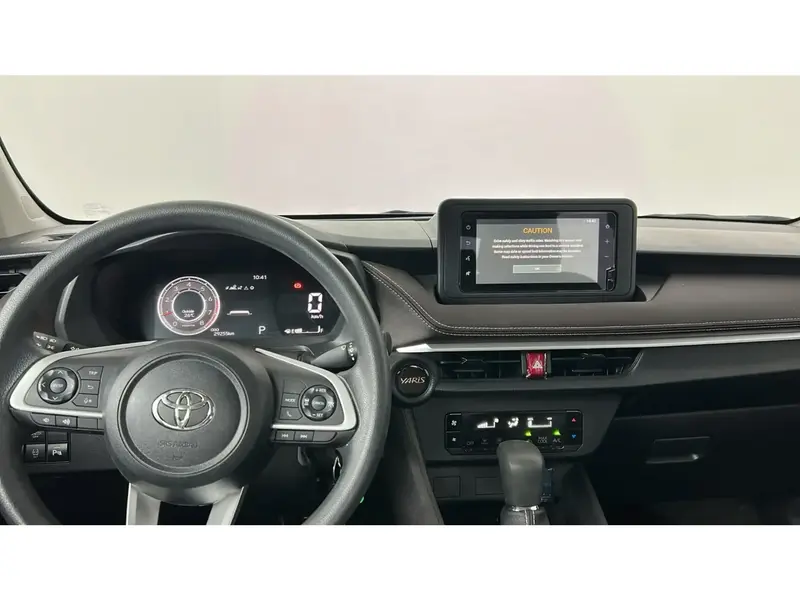 Toyota Yaris Y PLUS 1.3L 2024 26