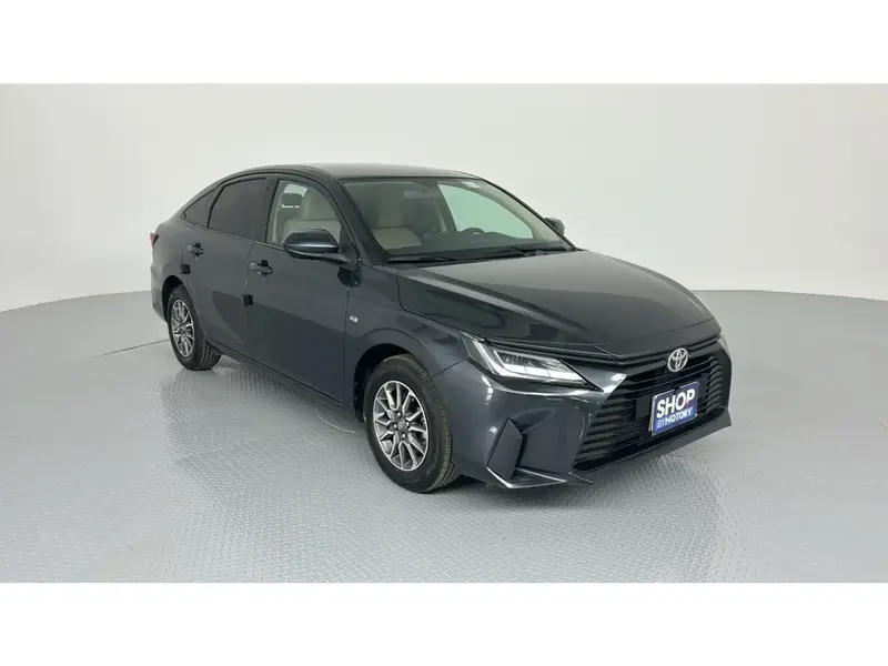 Toyota Yaris Y 2024 4