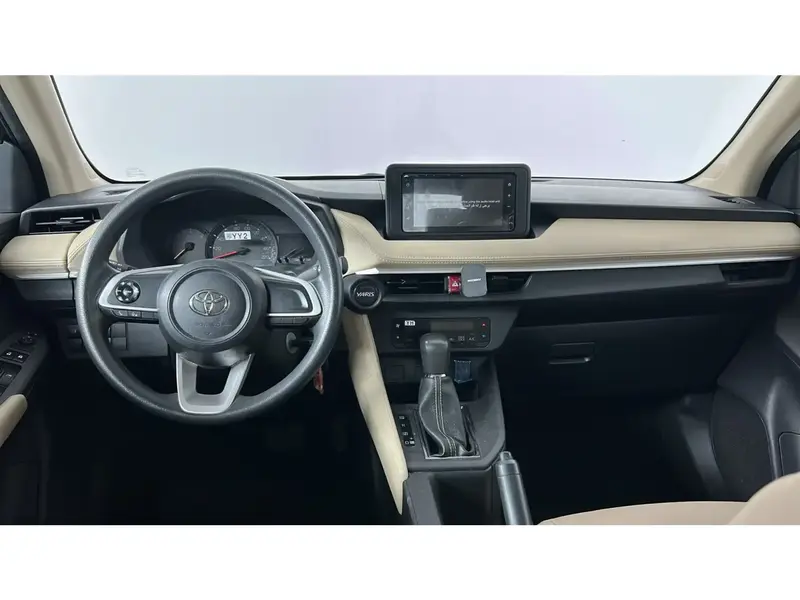 Toyota Yaris Y 2024 24