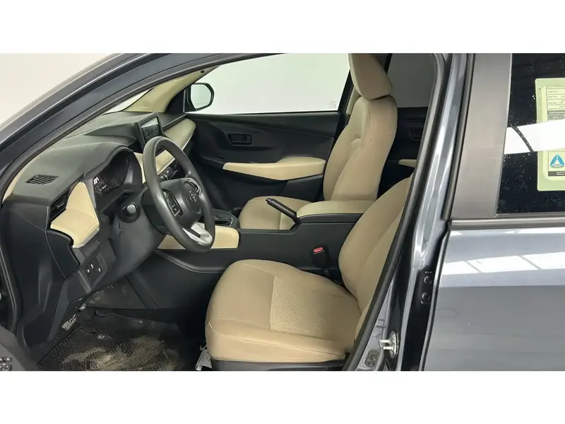 Toyota Yaris Y 2024 27