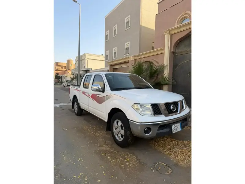 نيسان نافارا 2014 1