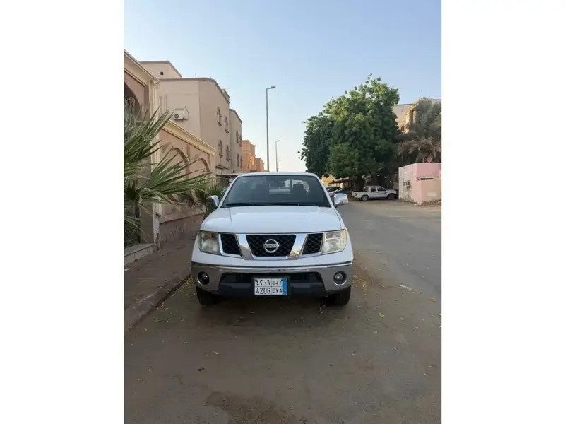 نيسان نافارا 2014 2