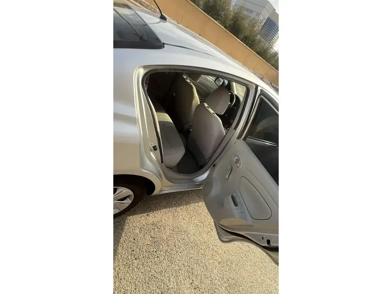 Nissan Sunny 2016 15