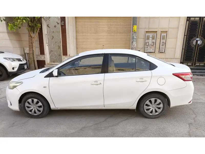Toyota Yaris 2016 1
