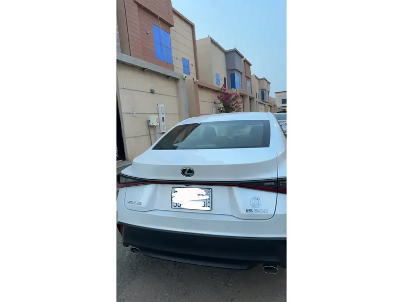 Lexus IS 2025 2