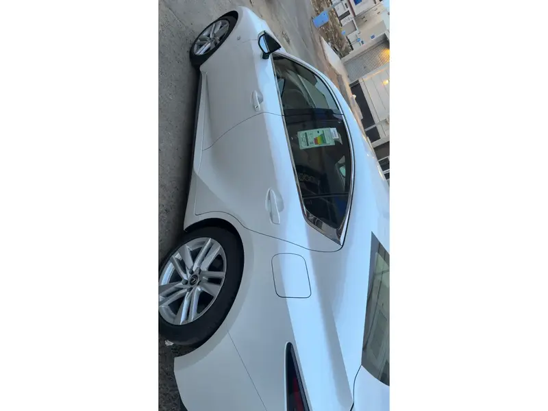 Lexus IS 2025 4
