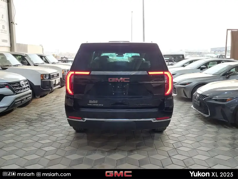 GMC Yukon XL 2025 4