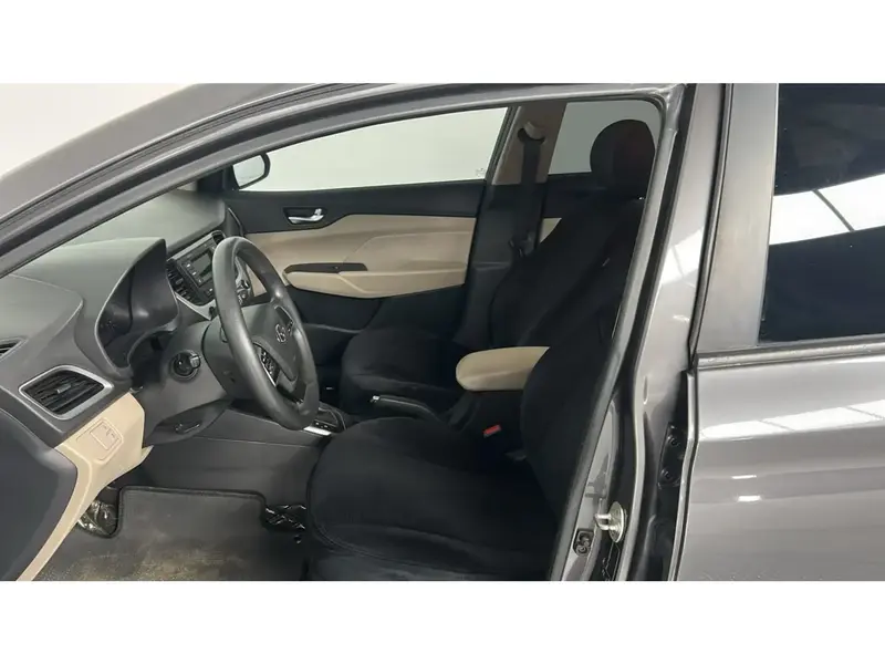 Hyundai Accent FLT 2023 23