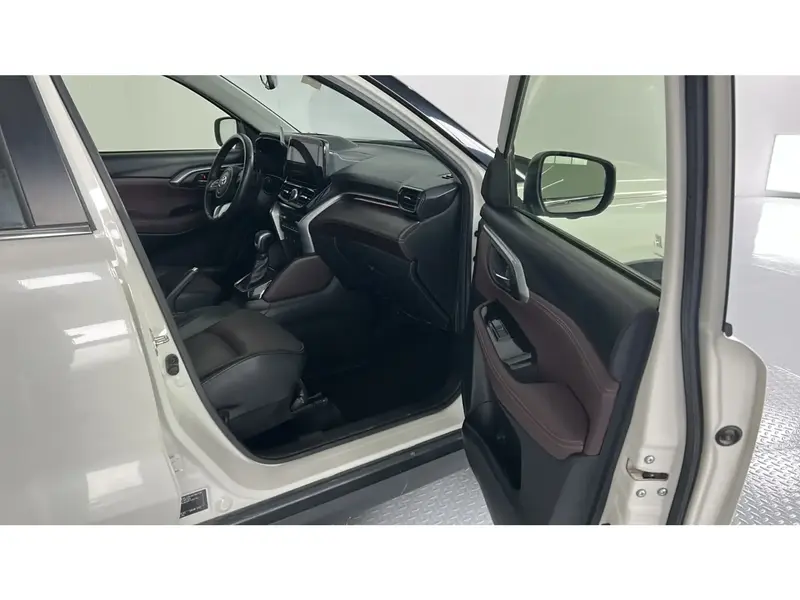 Toyota Urban Cruiser GLX 2025 10