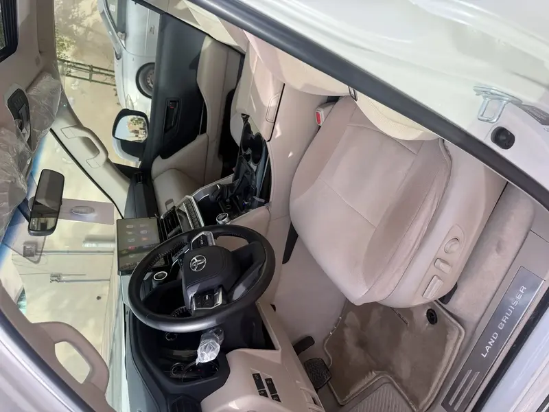 Toyota LC70 2024 6