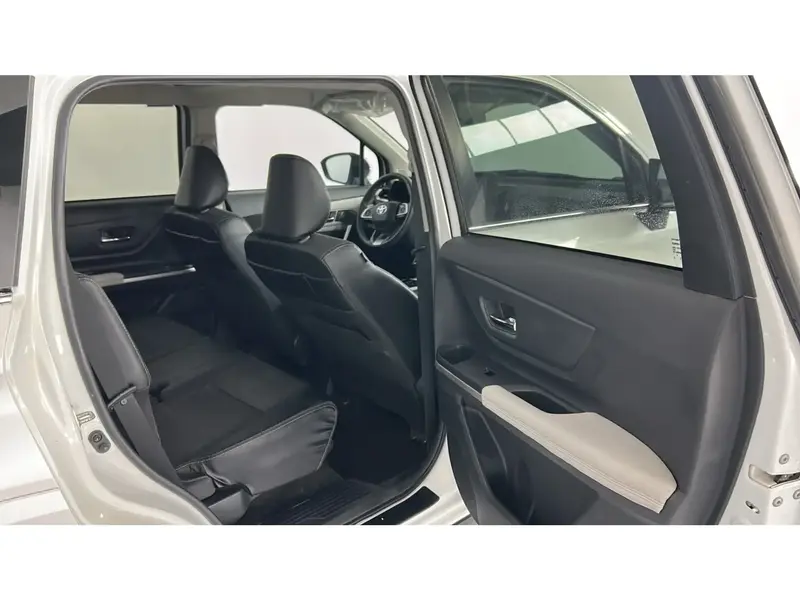 Toyota VELOZ GLX 2024 9