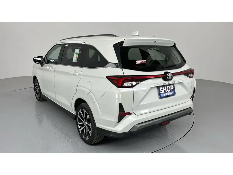 Toyota VELOZ GLX 2024 16