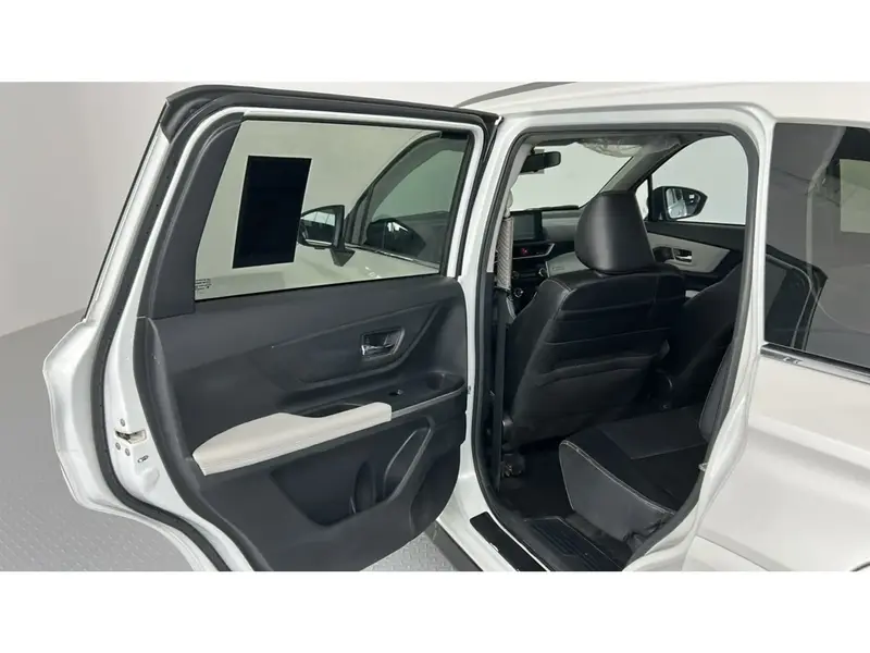 Toyota VELOZ GLX 2024 21