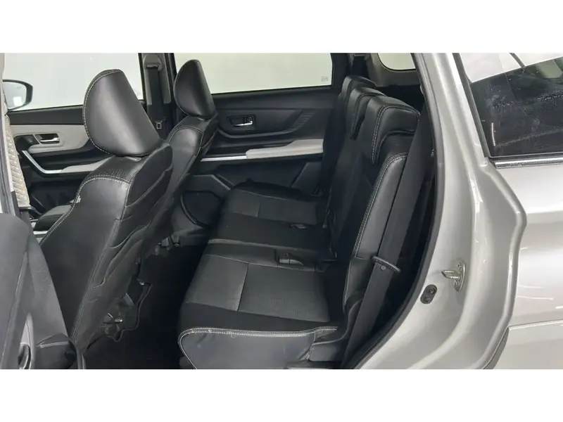 Toyota VELOZ GLX 2024 23