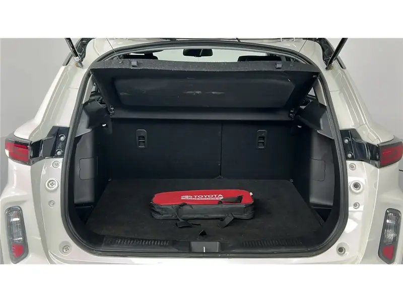 Toyota Urban Cruiser GLX 2025 23