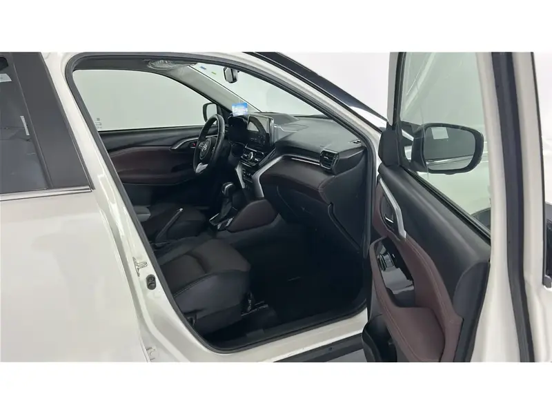 Toyota Urban Cruiser GLX 2025 28