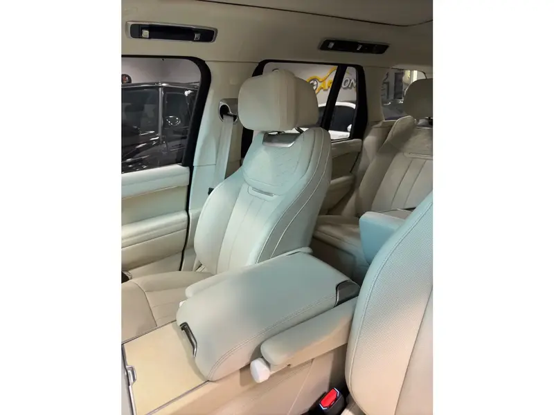 Land Rover LR2 2024 2