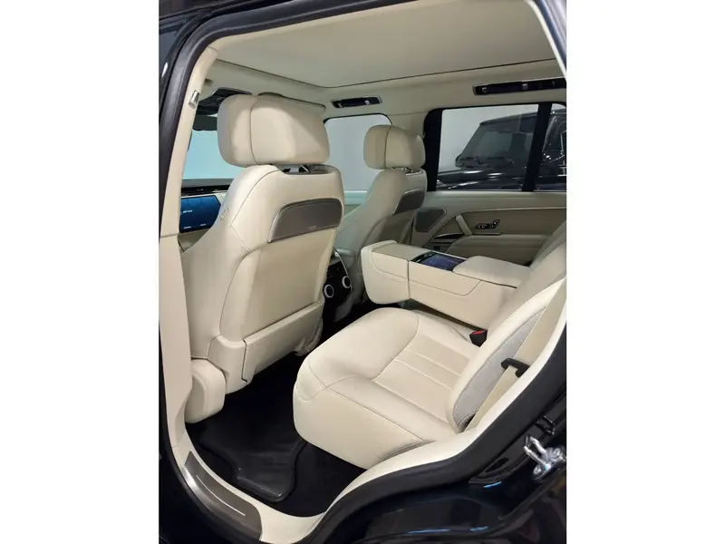 Land Rover LR2 2024 3