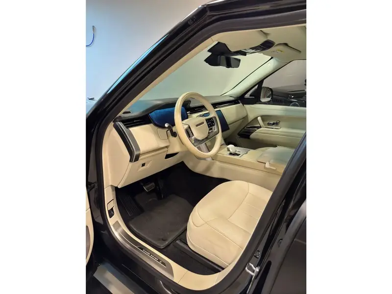 Land Rover LR2 2024 4