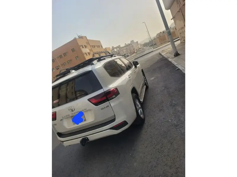 تويوتا لاندكروزر بيك اب 2025 3
