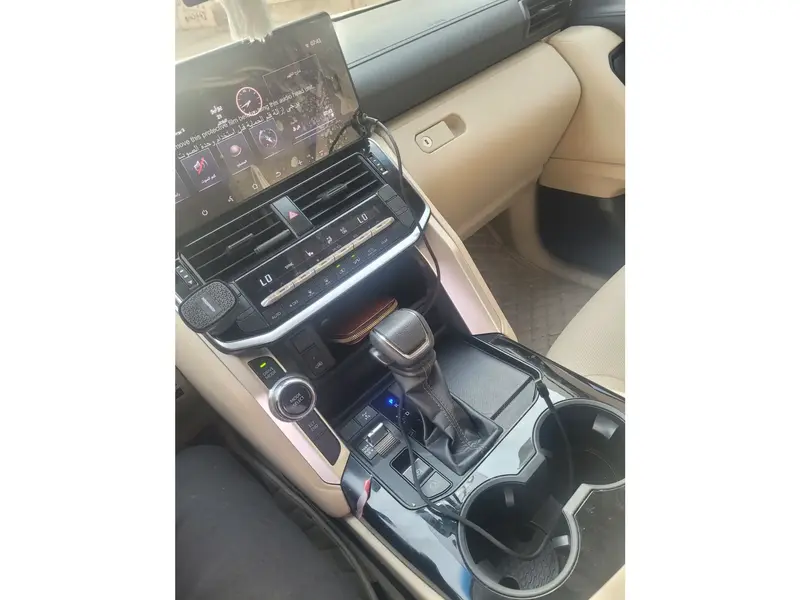 تويوتا لاندكروزر بيك اب 2025 8