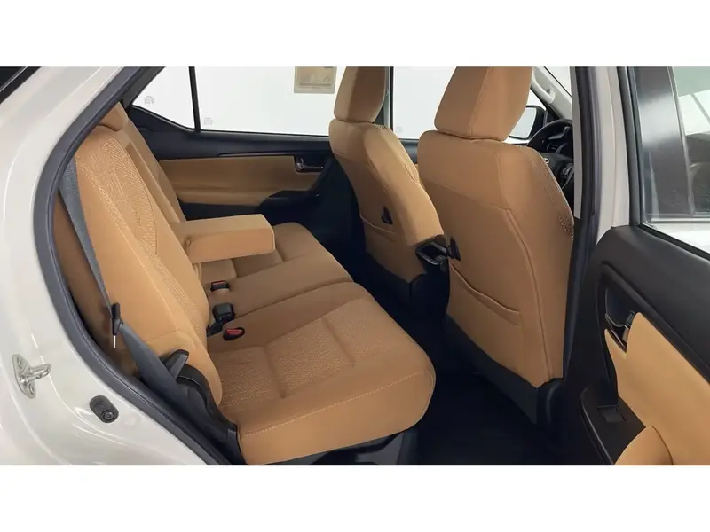 Toyota Fortuner GX2 2022 16