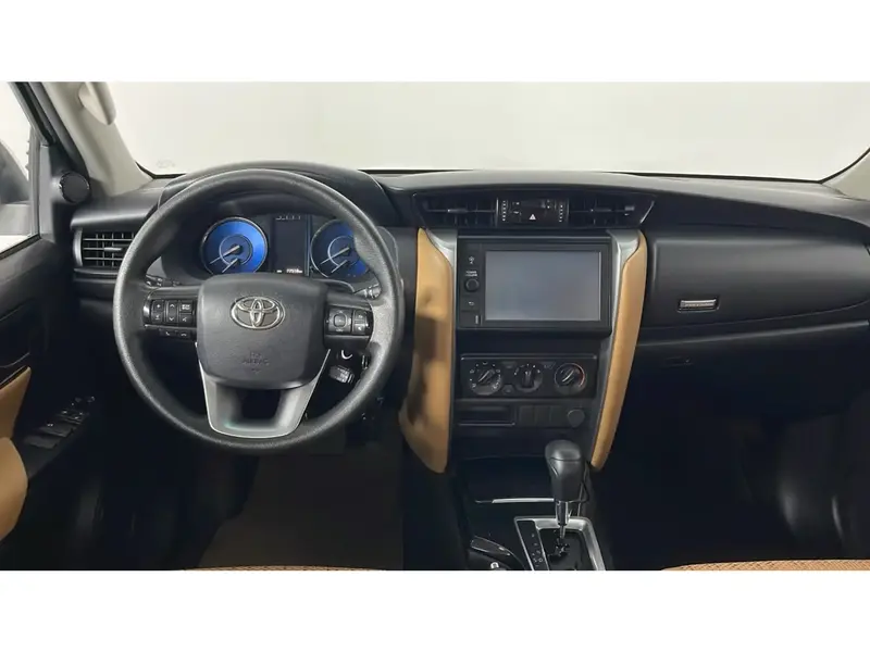 Toyota Fortuner GX2 2022 28