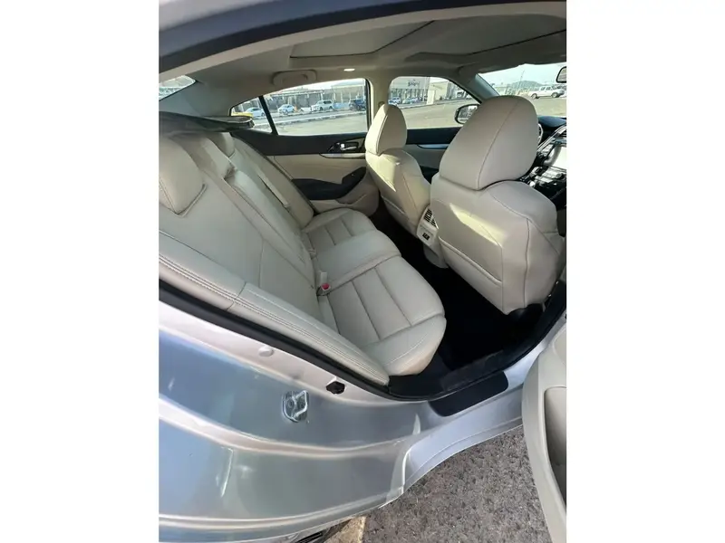 Nissan Maxima 2021 11