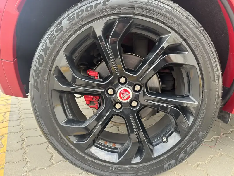 Jaguar E-Pace 2019 6