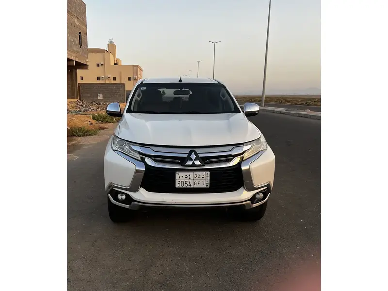 Mitsubishi MONTEROSPORT 2018 1