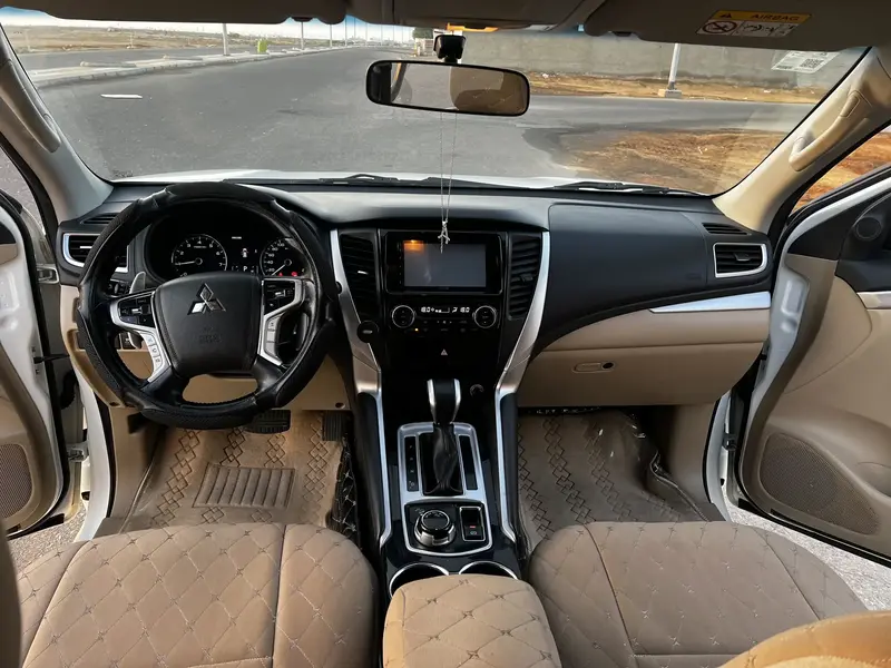 Mitsubishi MONTEROSPORT 2018 6