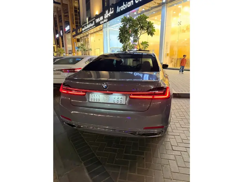 BMW 7 Series 2022 7