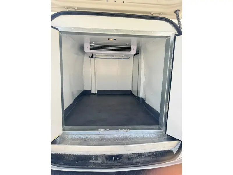Hyundai H1 Commercial 2019 9