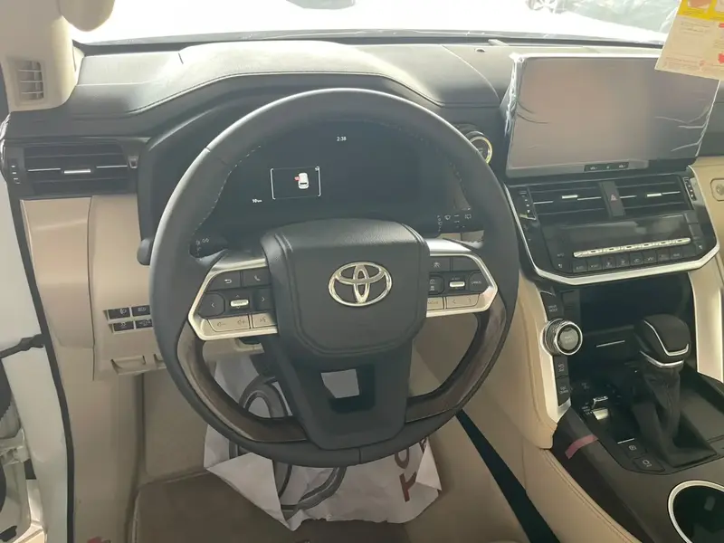 Toyota LC70 2026 6