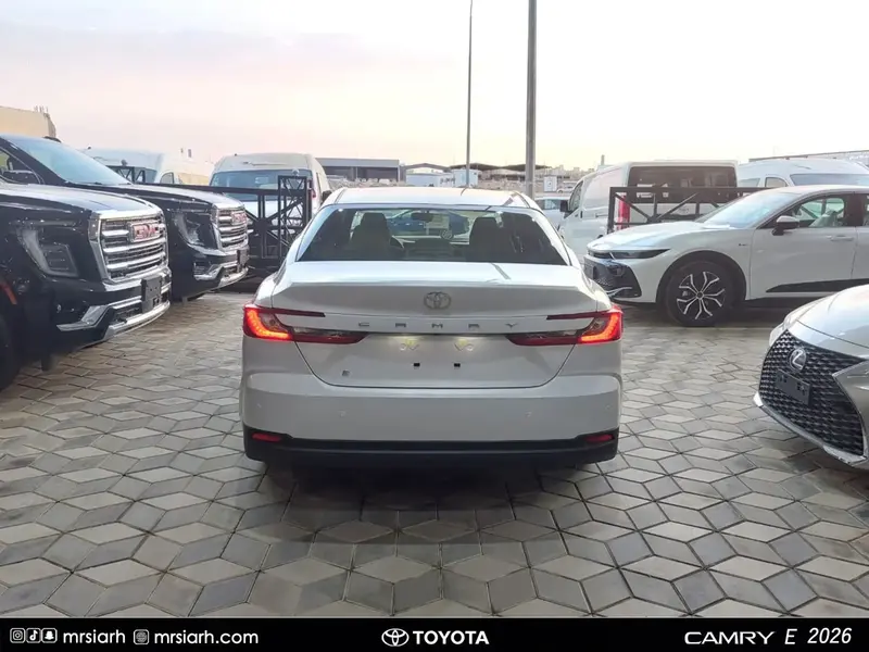 Toyota Camry 2026 4