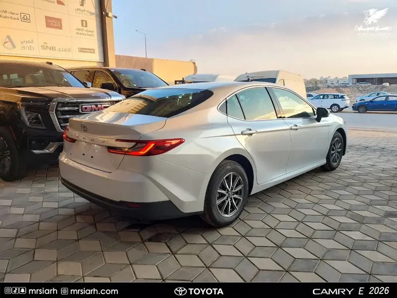 Toyota Camry 2026 6