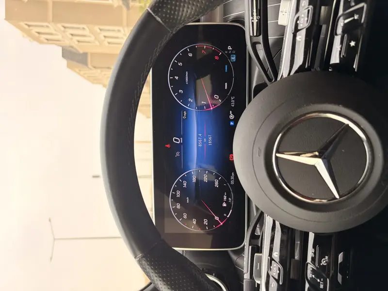 Mercedes C 2025 10