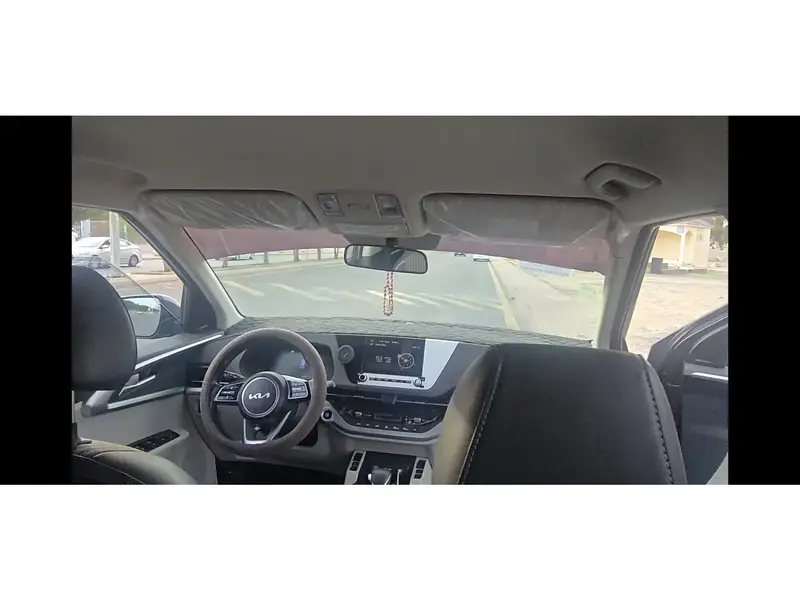 KIA Carens 2023 3
