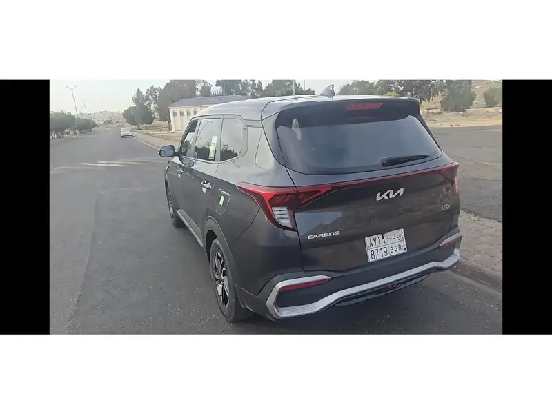 KIA Carens 2023 5