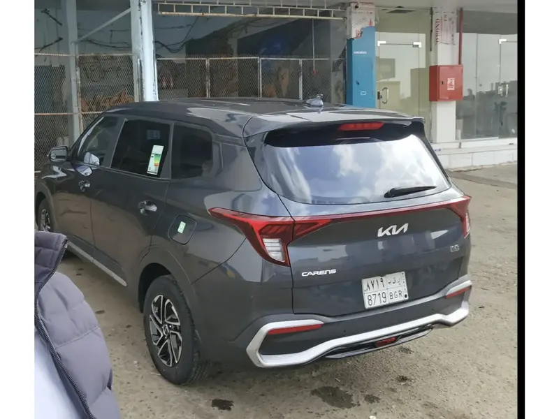 KIA Carens 2023 9
