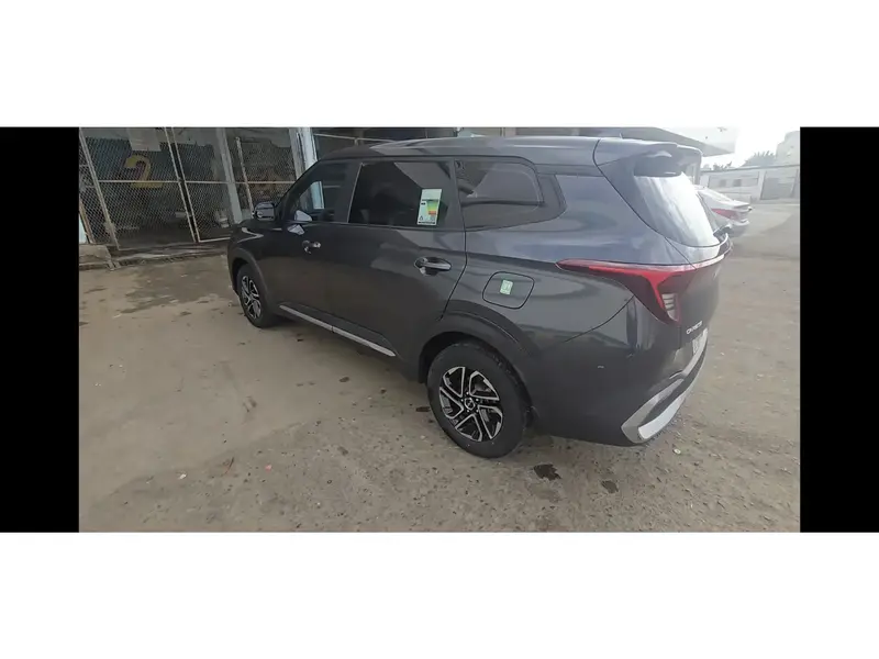 KIA Carens 2023 10