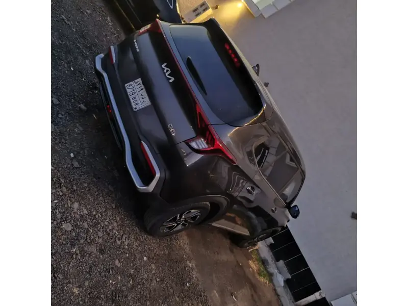 KIA Carens 2023 23